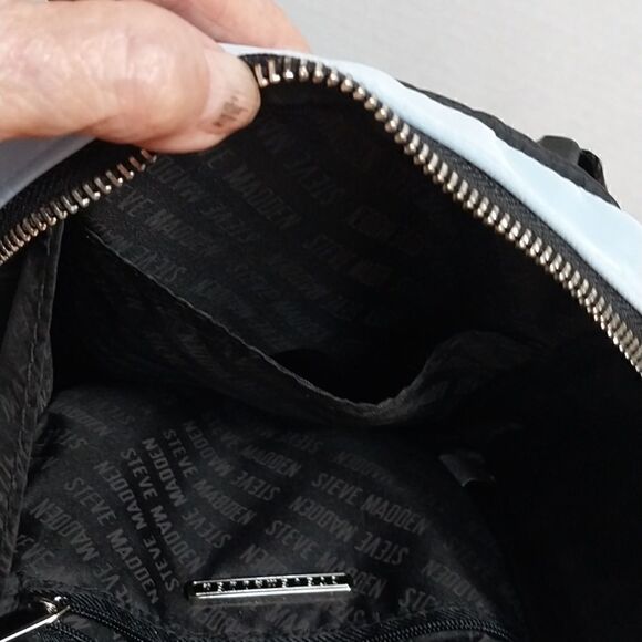 Steve Madden Crossbody/Hipster...EUC - Picture 7 of 12